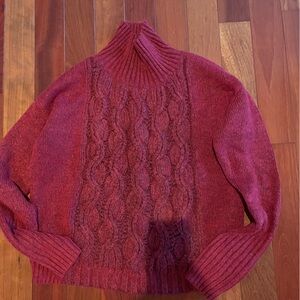 Women’s size small sweater.  White House Black Market.  Excellent condition